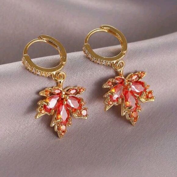 MAPLE LEAF rhinestone huggie hoop earrings - Picture 3 of 9